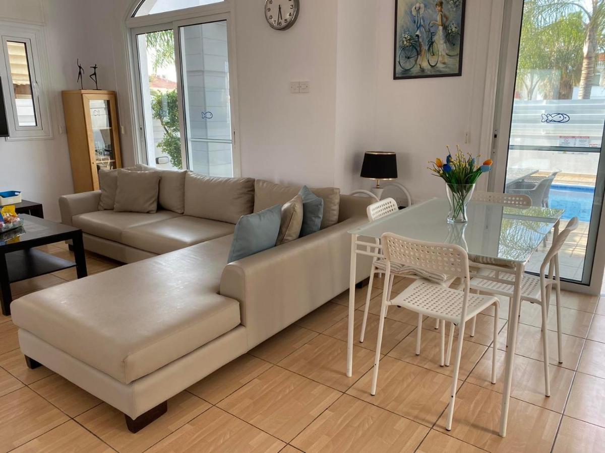 Villa Diana - 200 Meters From Kapparis, Fireman'S Beach Paralimni Buitenkant foto