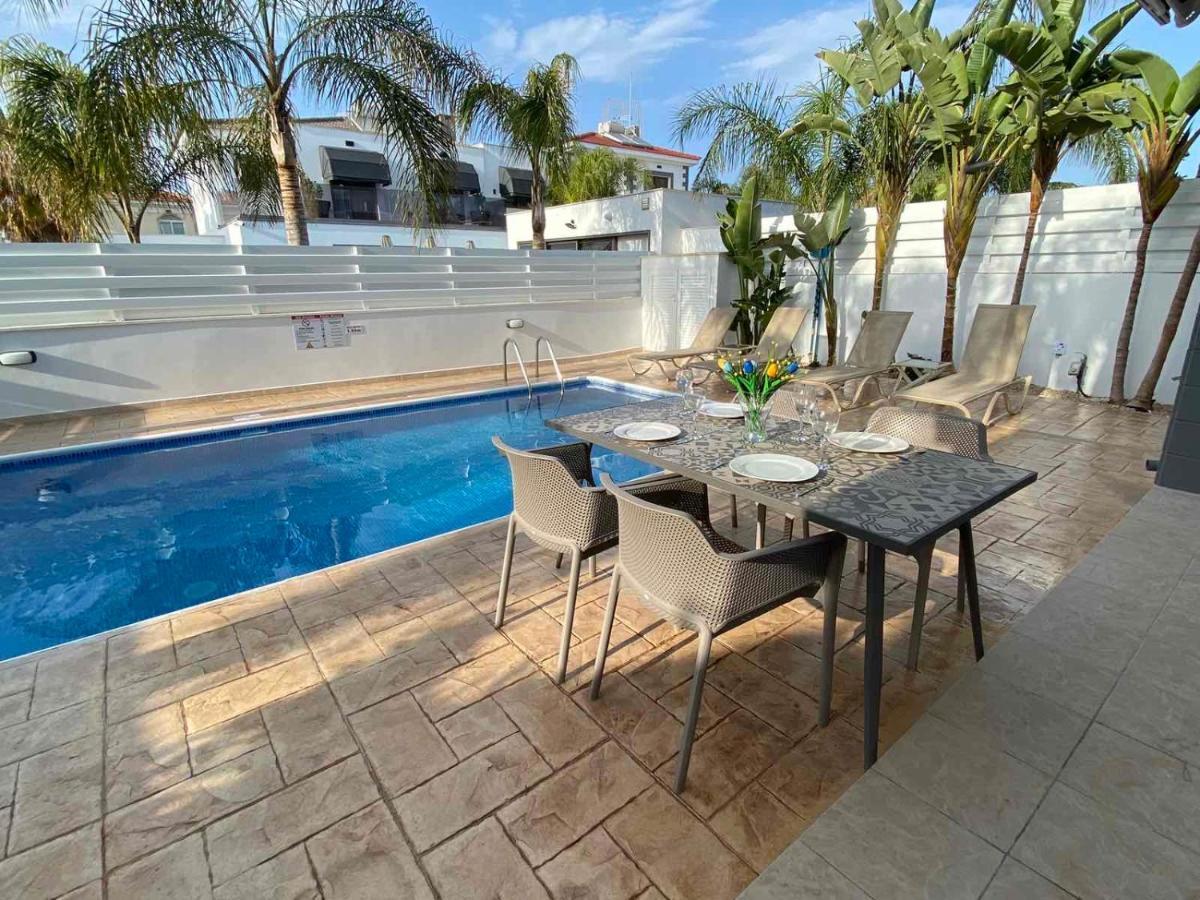 Villa Diana - 200 Meters From Kapparis, Fireman'S Beach Paralimni Buitenkant foto